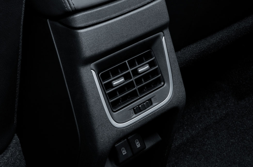 Rear AC Vents and USB Ports