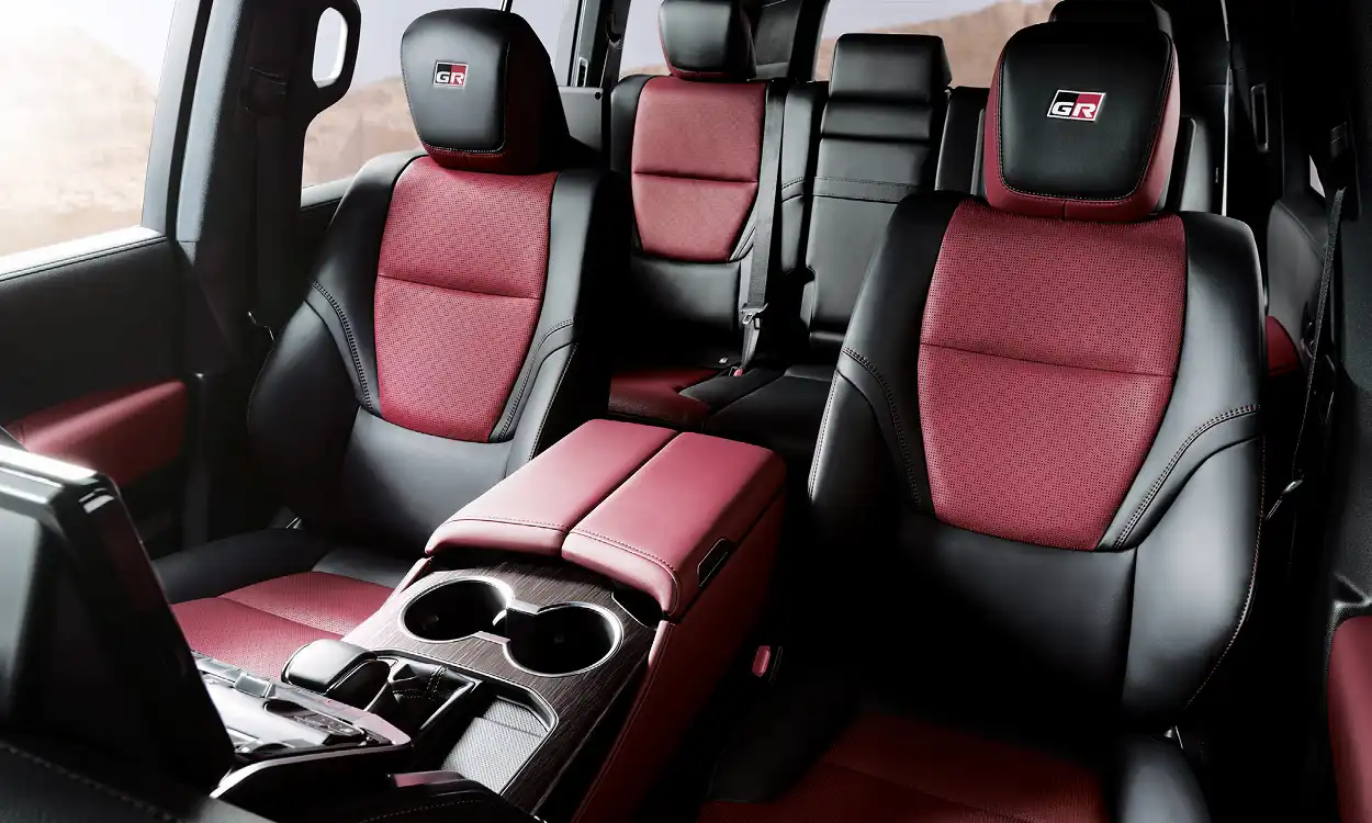 Red and Black (GRS Edition only)