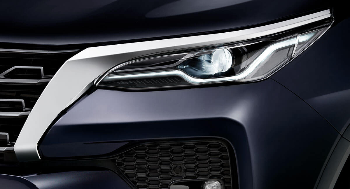 Headlamp+Distinctive LED Line Guide